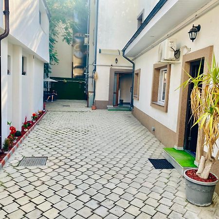 Hostel Cazan House Bukareszt Zewnętrze zdjęcie